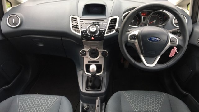 FORD__FIESTA__TITANIUM_ECONETIC_II_TDCI__DIESEL__SILVER__2012__KW12OND-e05_md.jpg