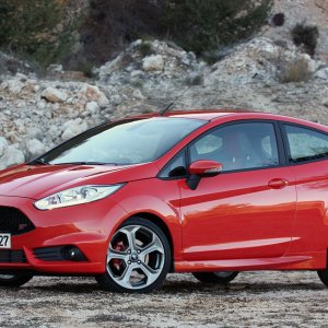 01-2014-ford-fiesta-st-fd.jpg