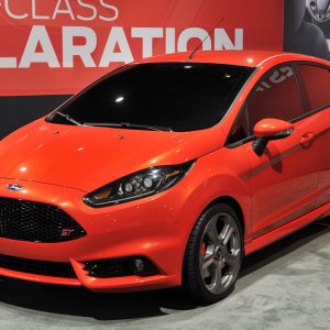 03-ford-fiesta-st-5-door-la.jpg